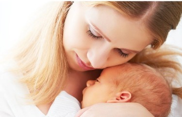 Ćwiczenia po porodzie naturalnym – kiedy można zacząć je wykonywać?