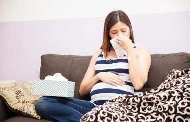 Czy grypa w ciąży jest niebezpieczna? Jak leczyć grypę w ciąży?