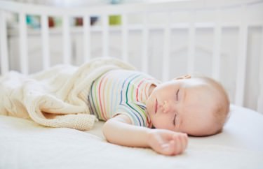 Jak uśpić niemowlę? O czym pamiętać?