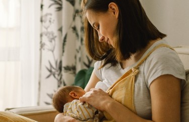 Nietolerancja laktozy u niemowląt – przyczyny i objawy