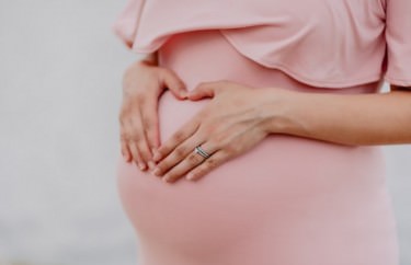 Śluz w ciąży - czy występuje? Jaki powinien mieć kolor?